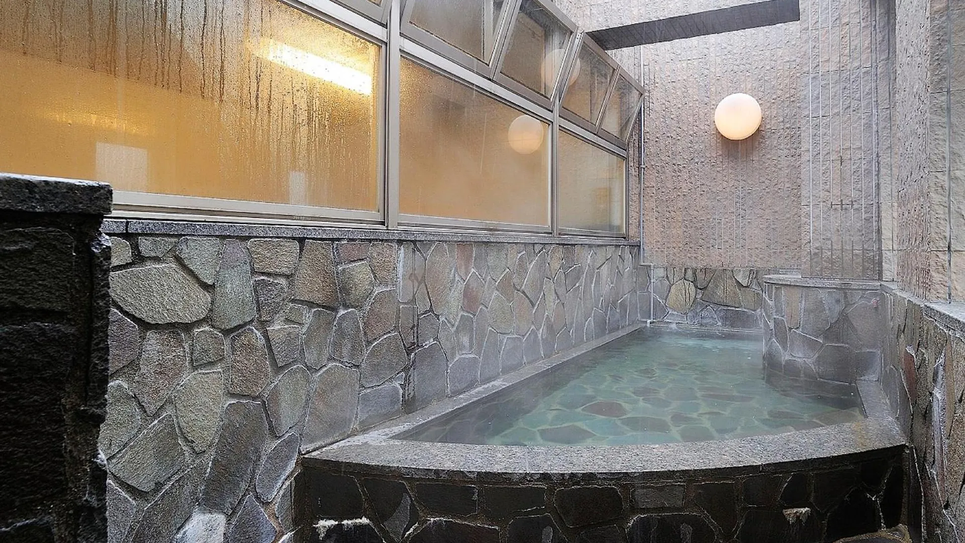 Apa Hotel Yokohama Kannai 3*, Yokohama (Kanagawa)