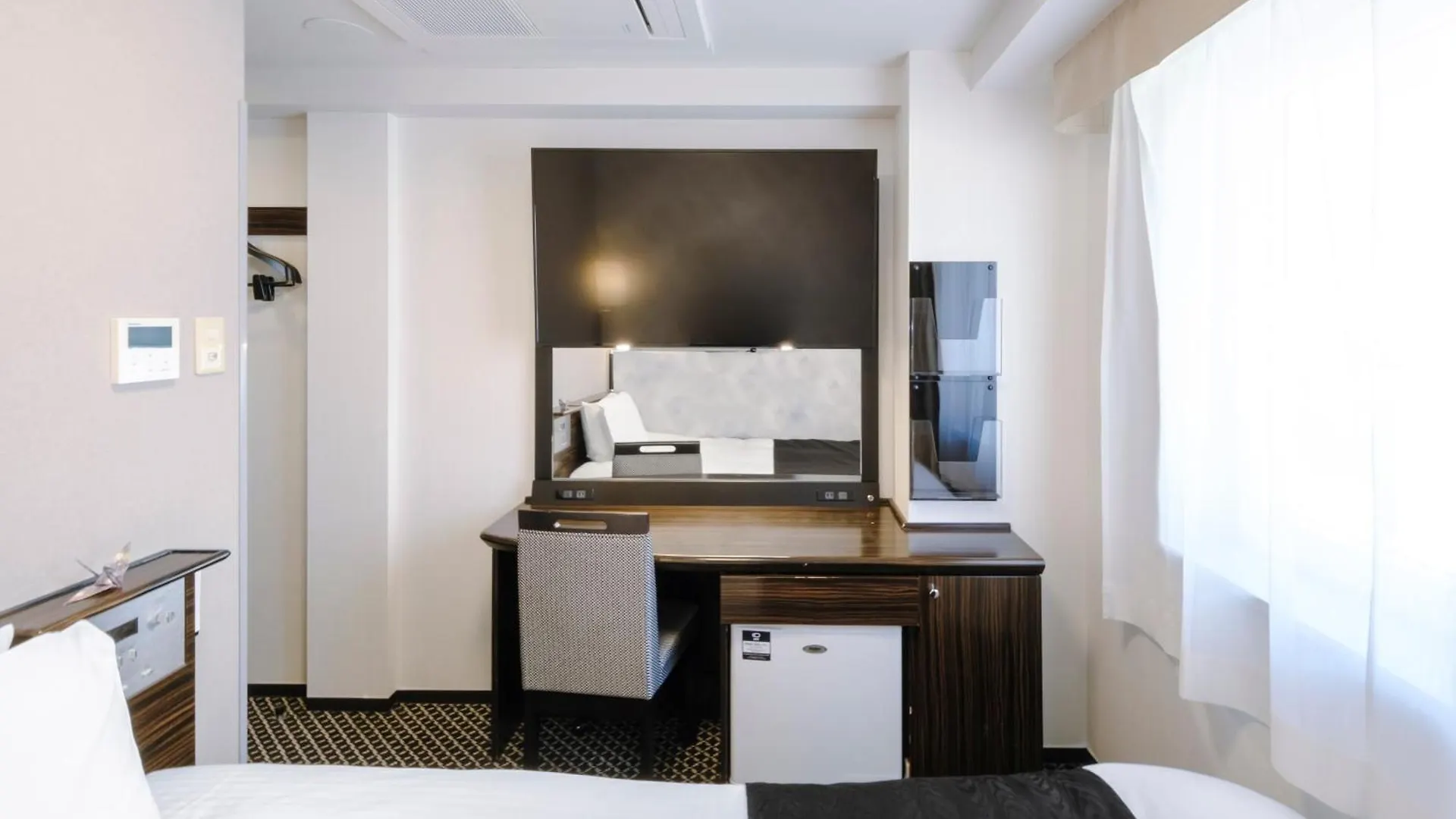Apa Hotel Yokohama Kannai